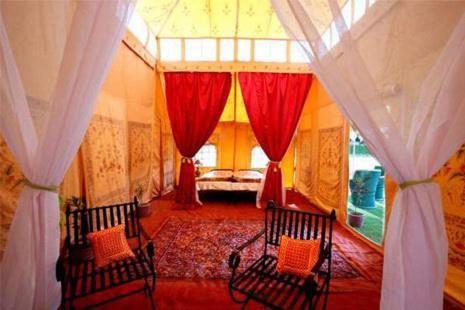 فندق جيلسامرفي  Pithla Haveli المظهر الخارجي الصورة